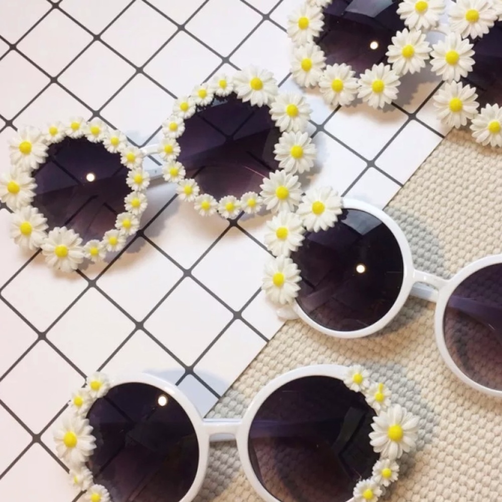 NWT CHARMING BIG ROUND CRYSTAL SUNGLASSES UV400